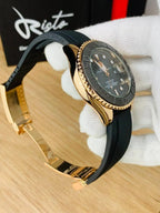 Rolex Luxury Diver-Inspired Gold Watch – Black Dial & Rubber Strap