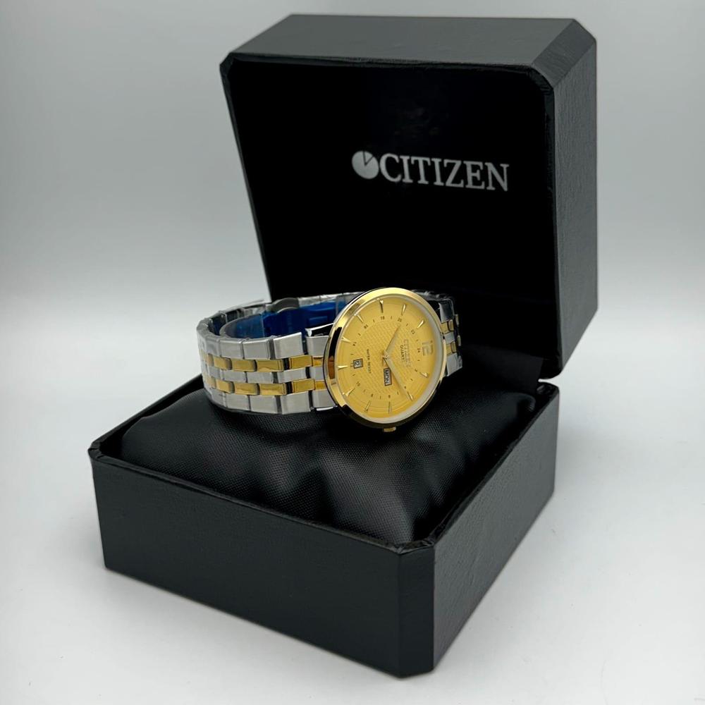 Citizen Quartz Classic Heritage Two-Tone Men's Watch – Gold Dial with Day-Date